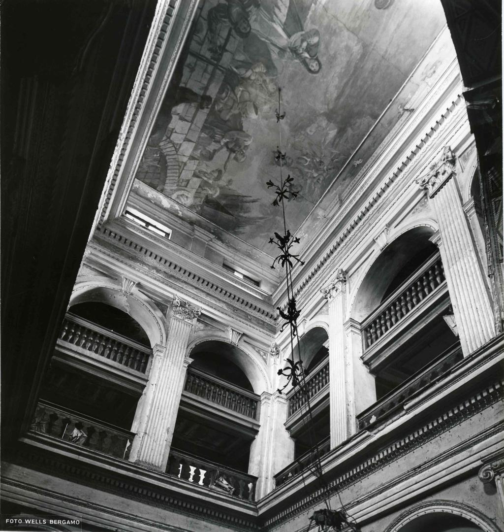 Interno Chiesa Di San Lupo · Historify