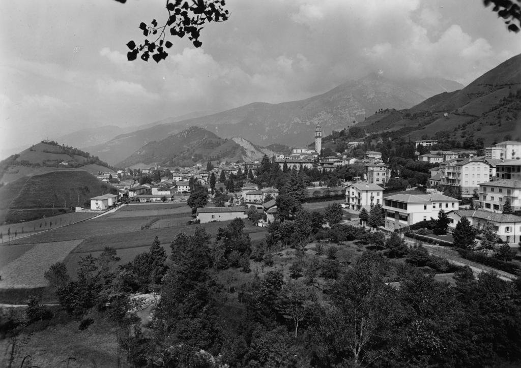 Vista Su Clusone · Historify