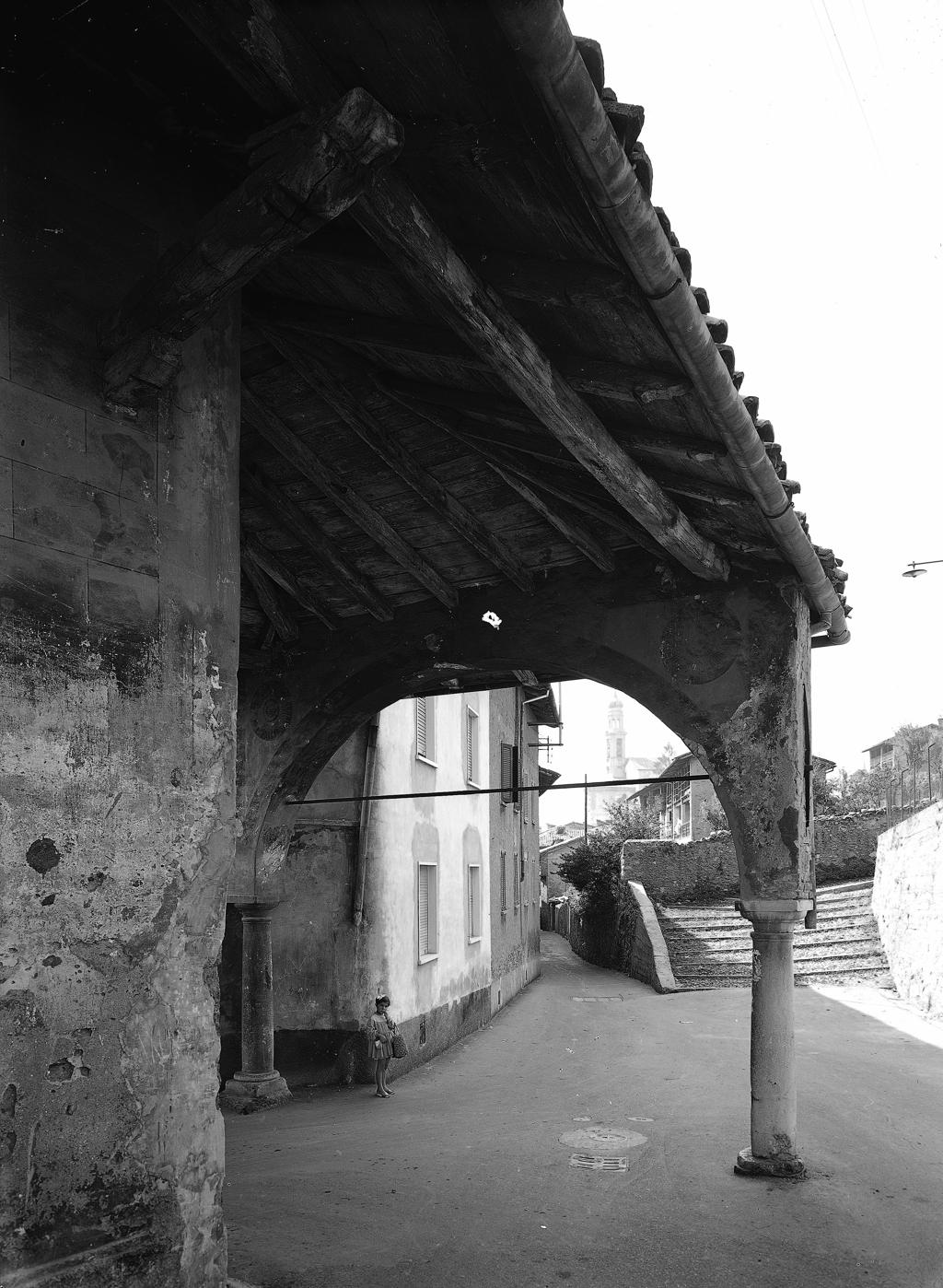 Porticato · Historify