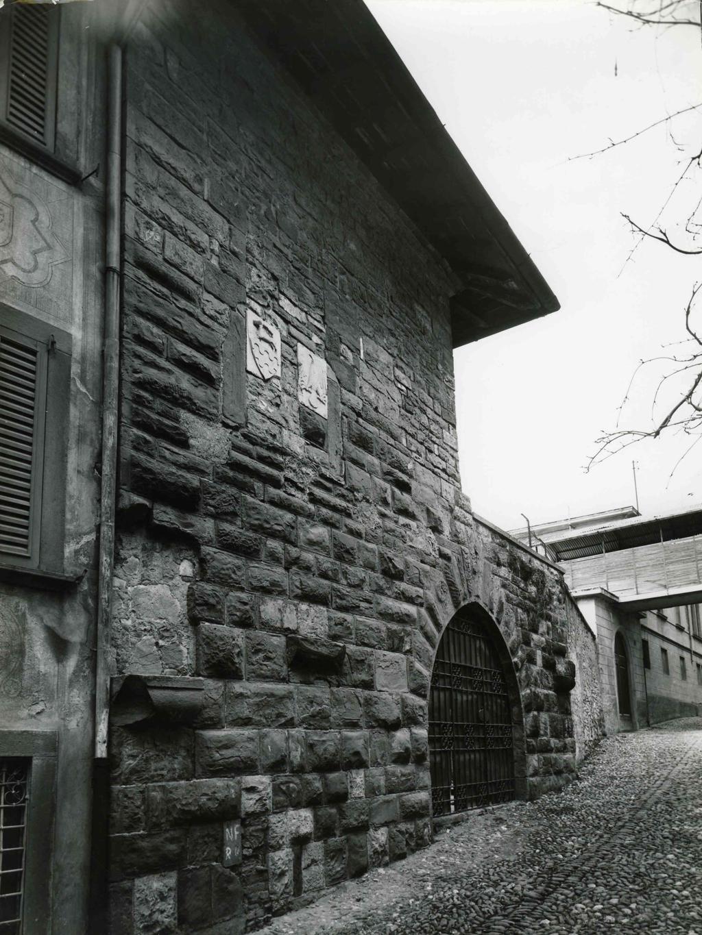 Viale Con Ciotoli · Historify