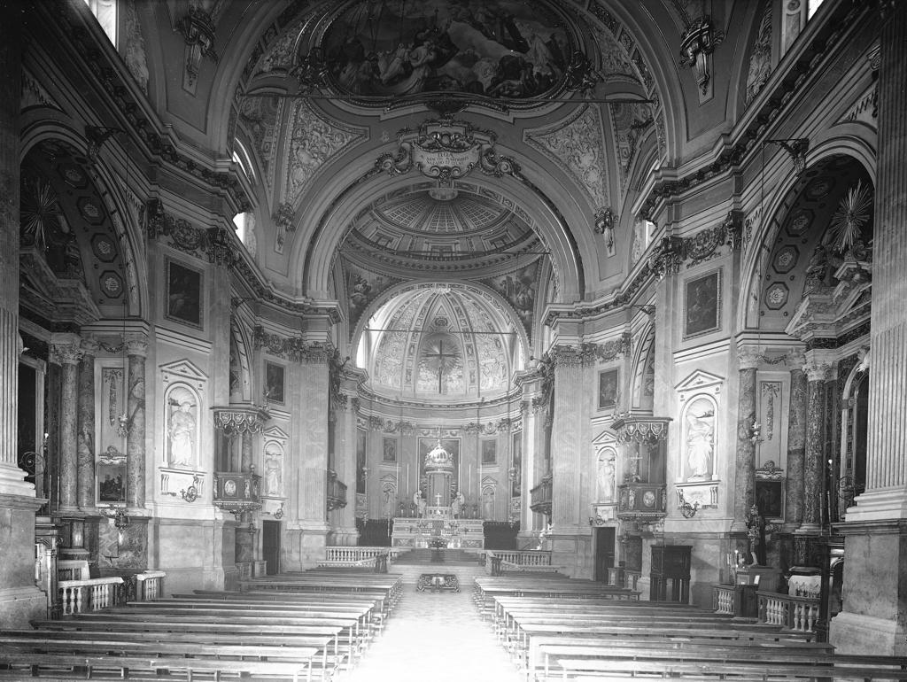 Interno Chiesa Urgnano · Historify