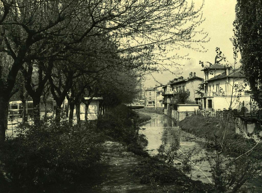 Via Battisti · Historify