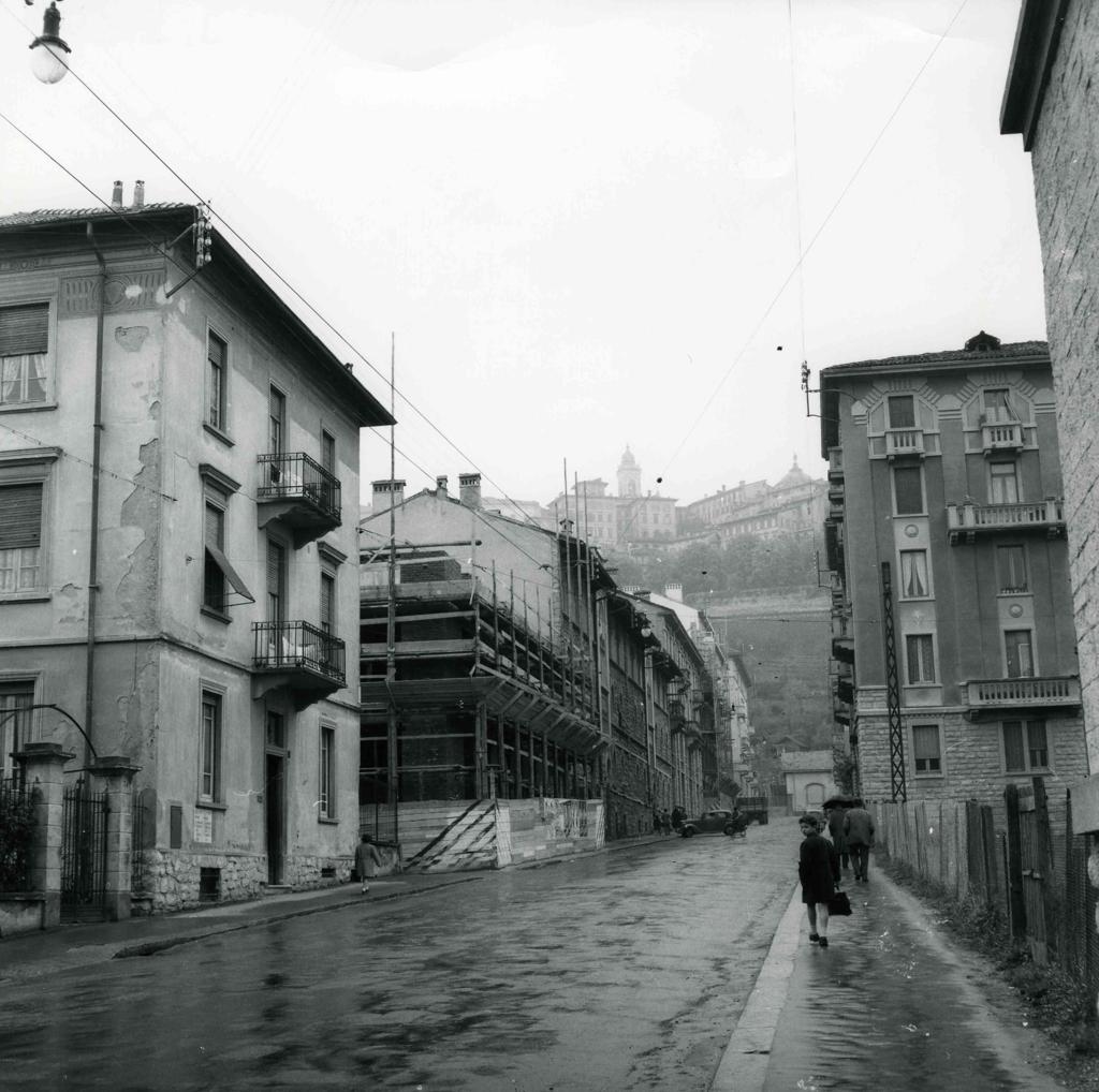 Via Locatelli · Historify