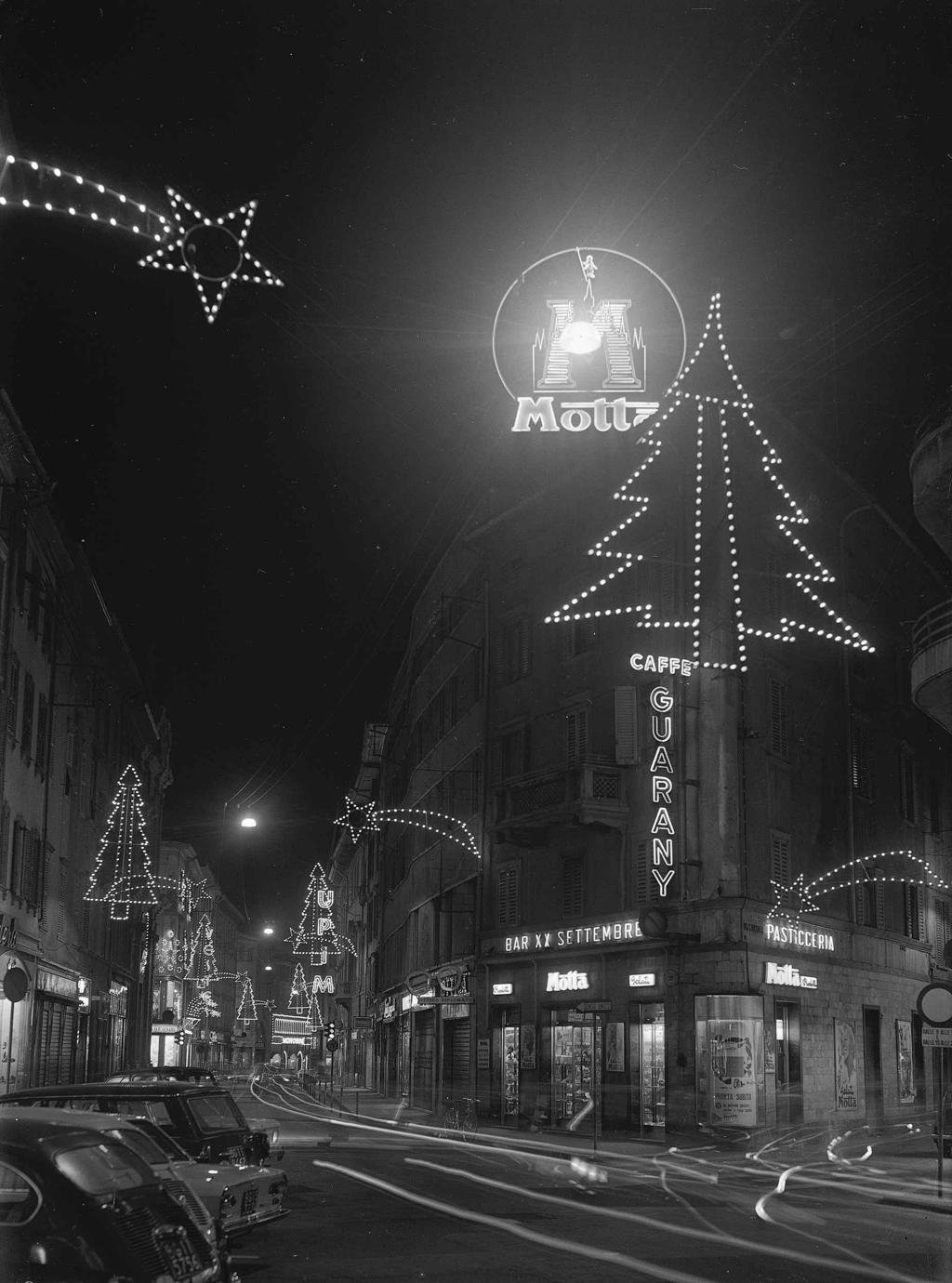 Luci Di Natale In Città · Historify