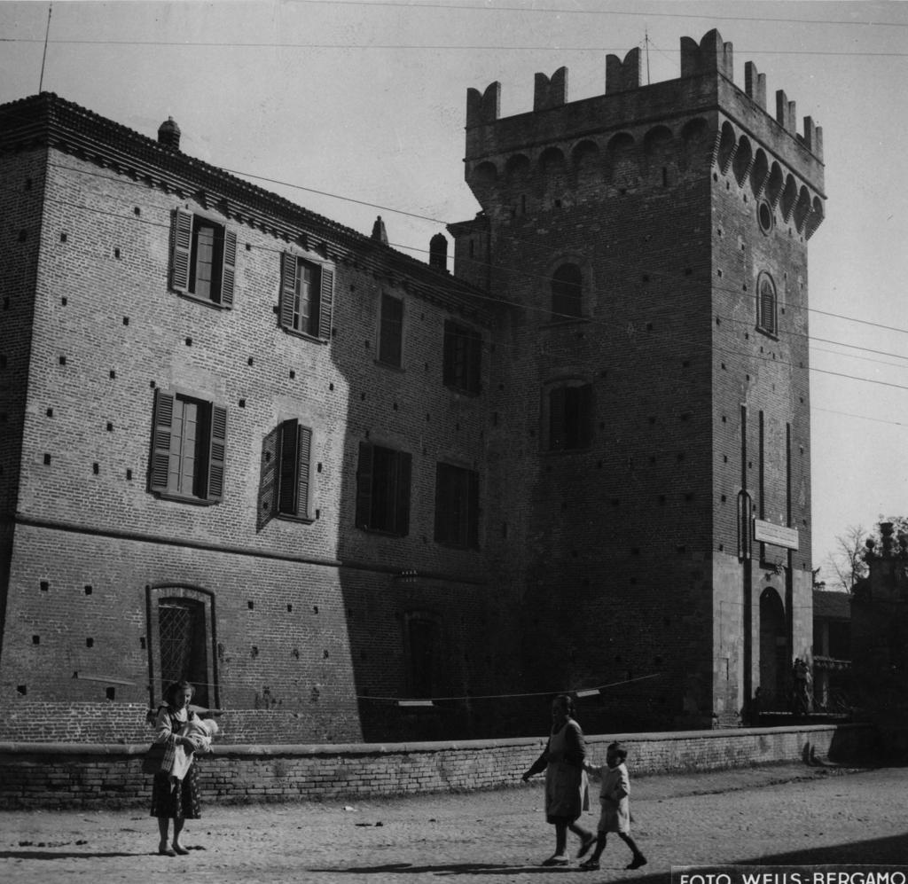 Passeggiando Al Castello · Historify