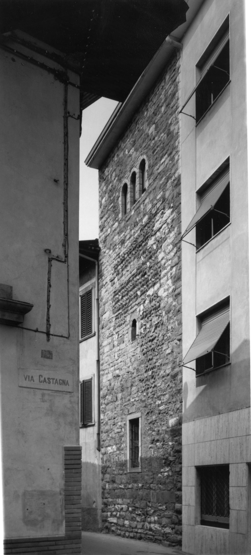 Scorcio di Via Castagna · Historify