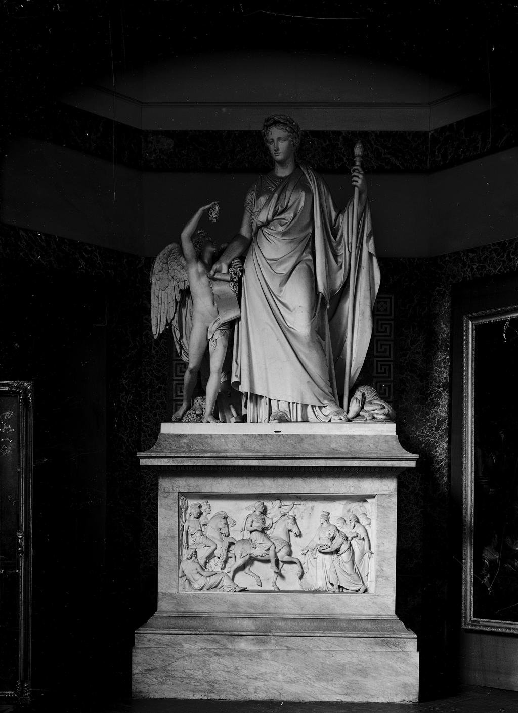 Statua Religiosa · Historify