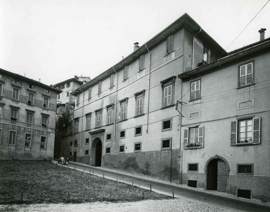 Palazzo Moroni In Città Alta · Historify