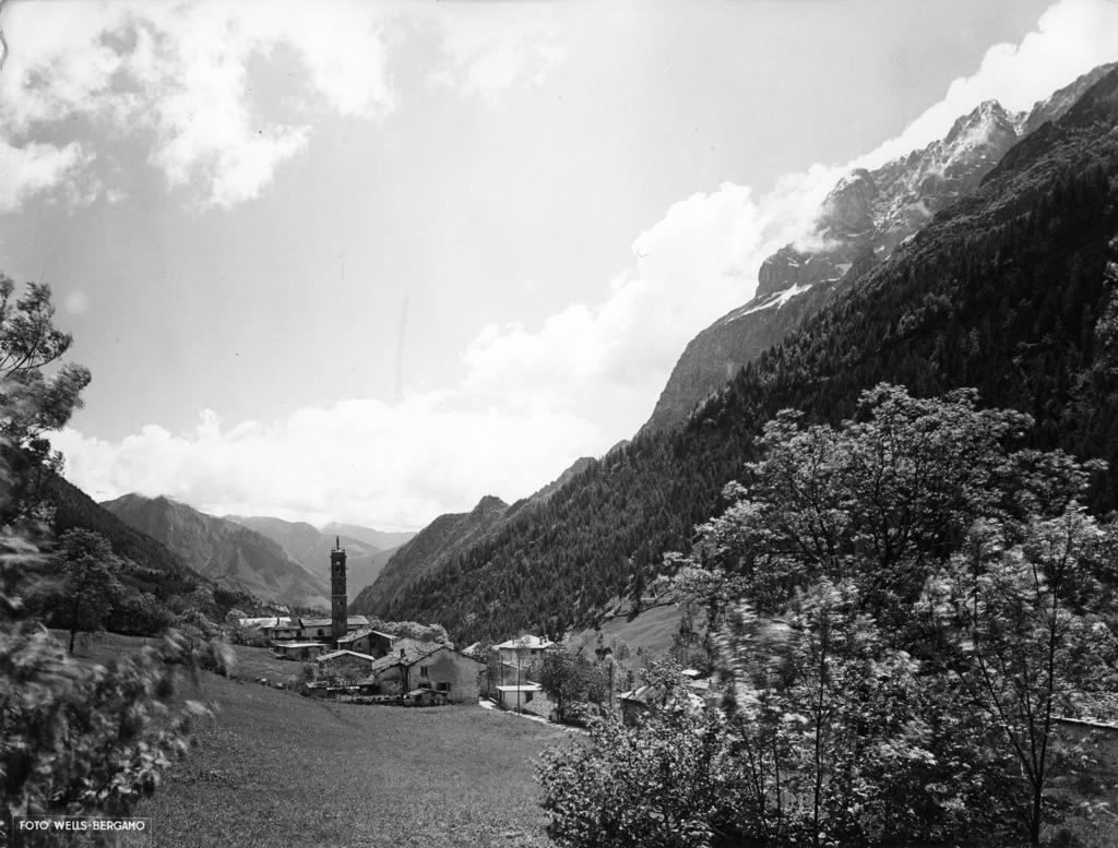 Vista di Ardesio · Historify