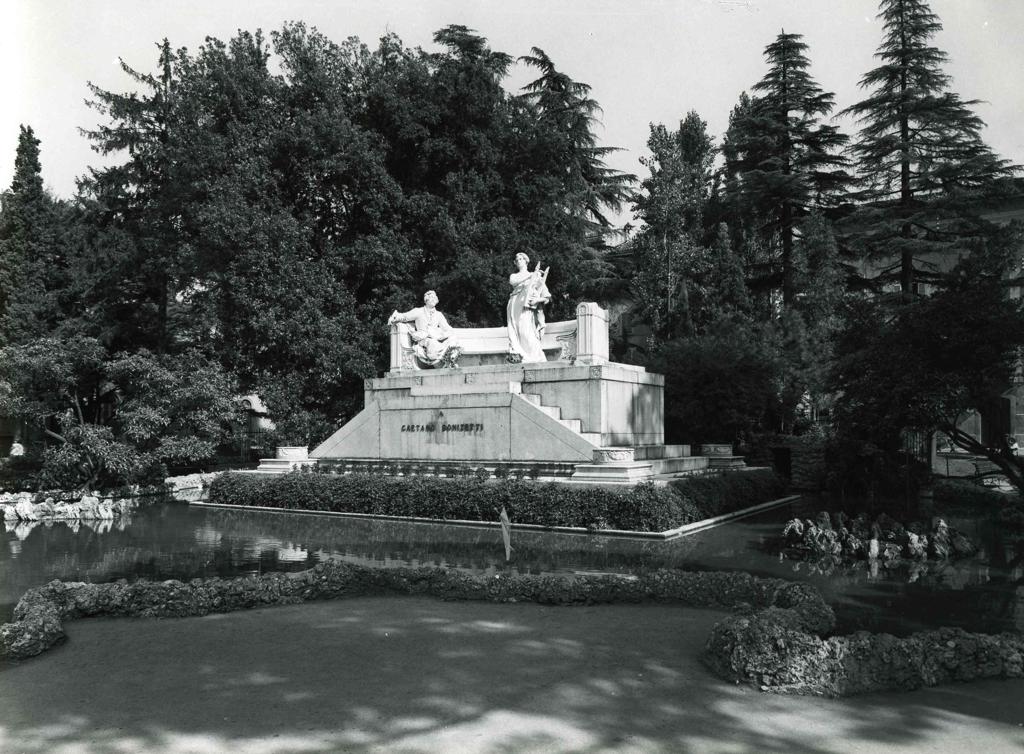 Monumento A Gaetano Donizetti · Historify