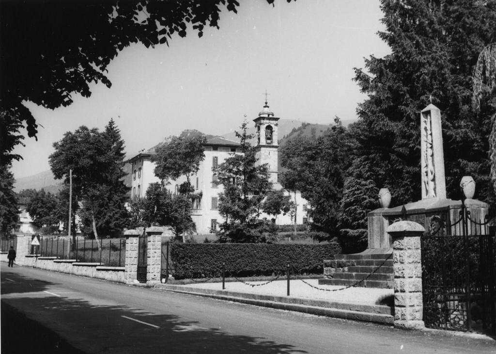 Monumento A Clusone · Historify