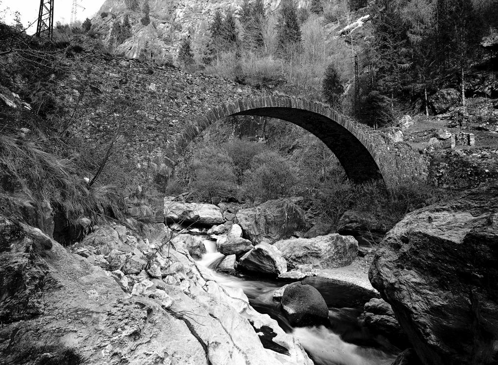 Ponte Dei Canali · Historify