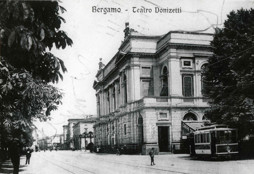 Teatro Donizetti · Historify
