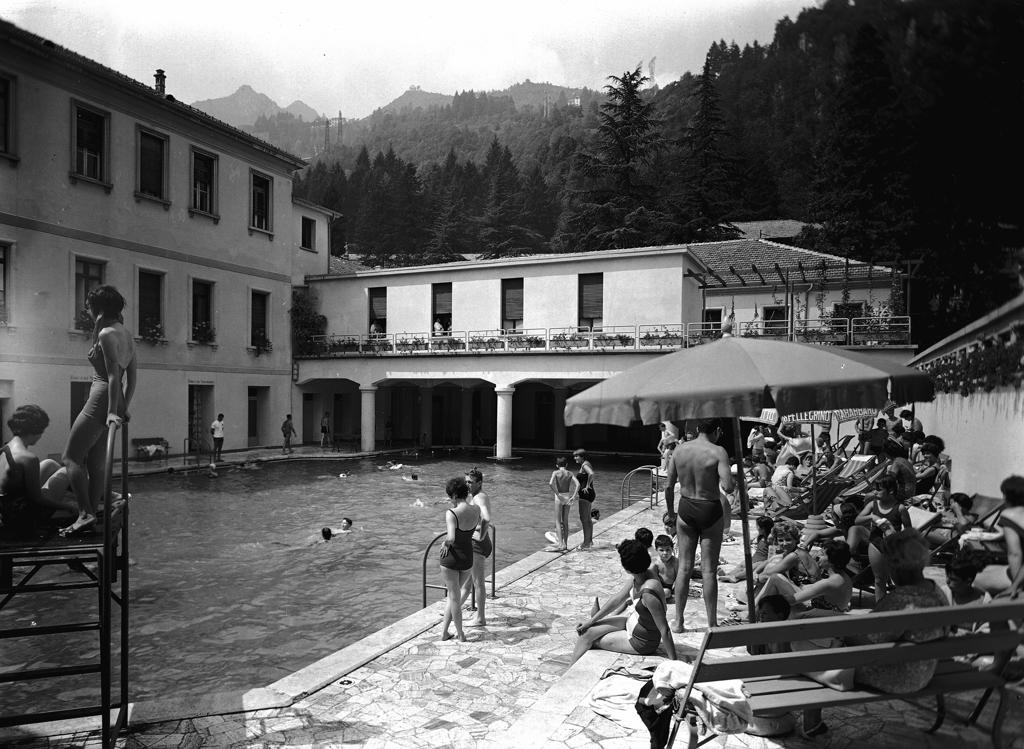 Piscina Pubblica · Historify
