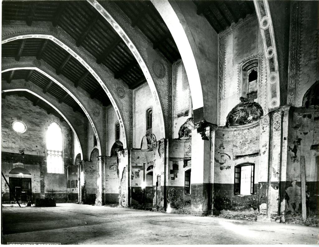 Archi trasversali a sesto acuto, di Sant'Agostino · Historify