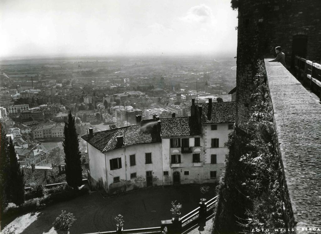 La Città Dalla Rocca · Historify
