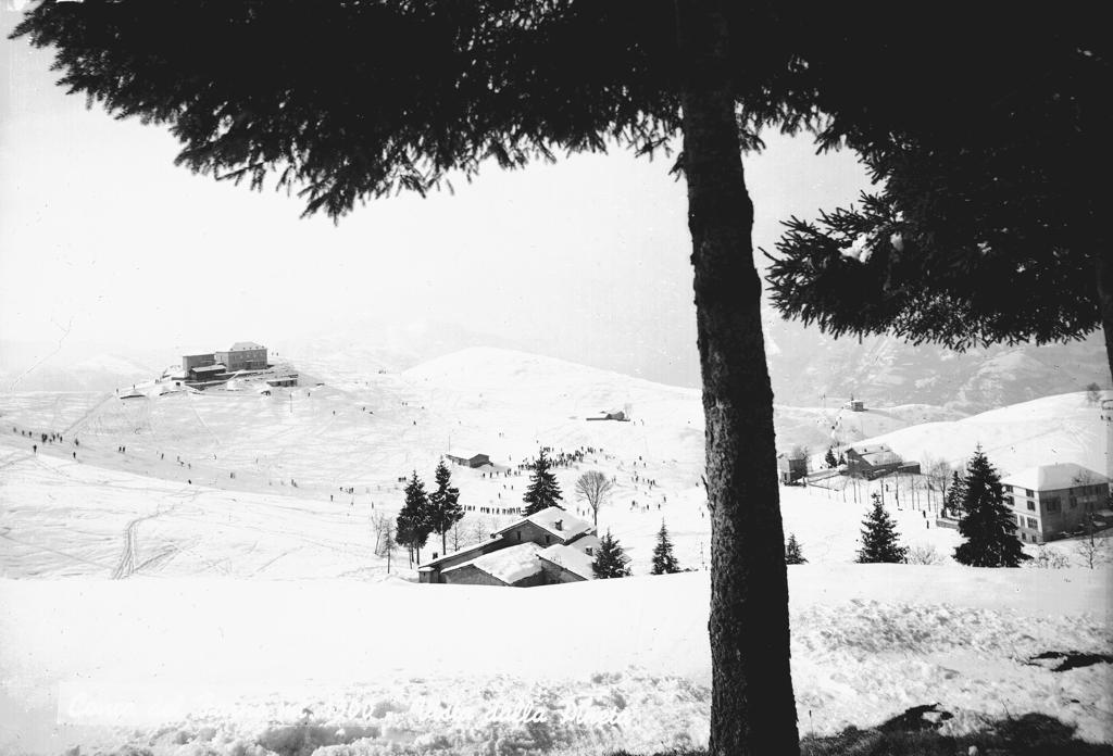 Vista sulle piste da sci · Historify