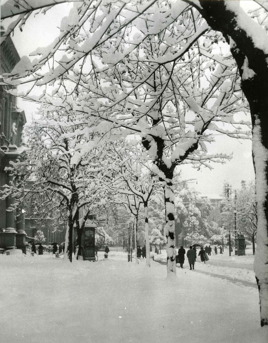 Largo Belotti  Innevato · Historify