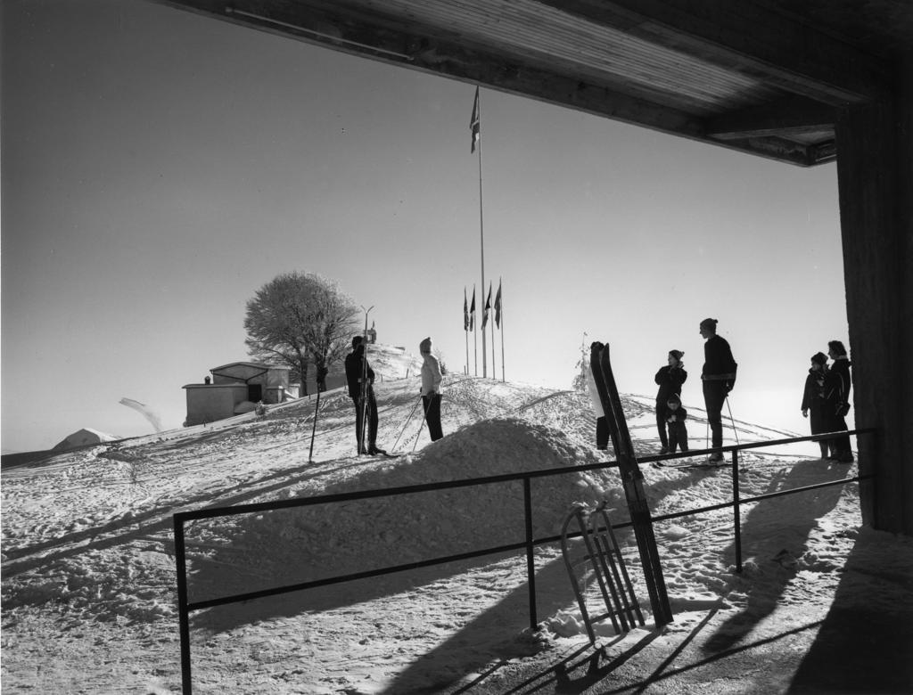 Sciatori sul Monte Poieto · Historify