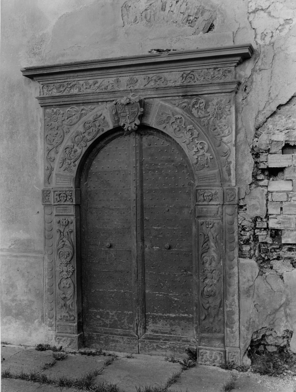 Portone Palazzo Giudici · Historify
