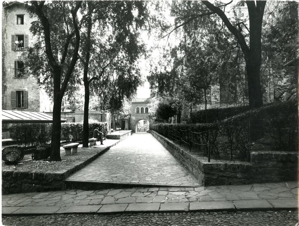 Luigi Angelini Città Alta · Historify