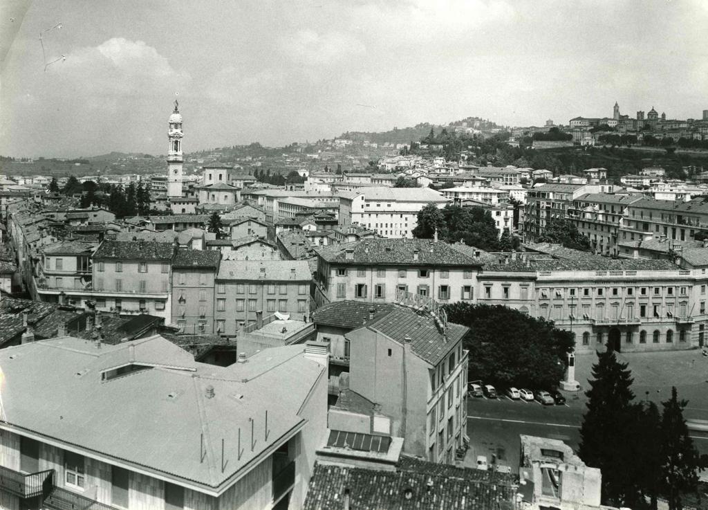 Veduta Di Bergamo · Historify