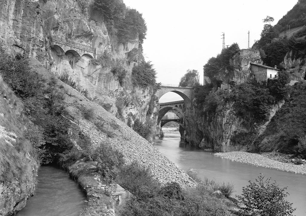 Ponti Di Sedrina · Historify