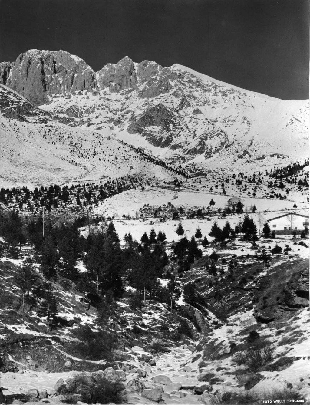 Veduta Invernale Della Cantoniera E Del Massiccio Della Presolana · Historify