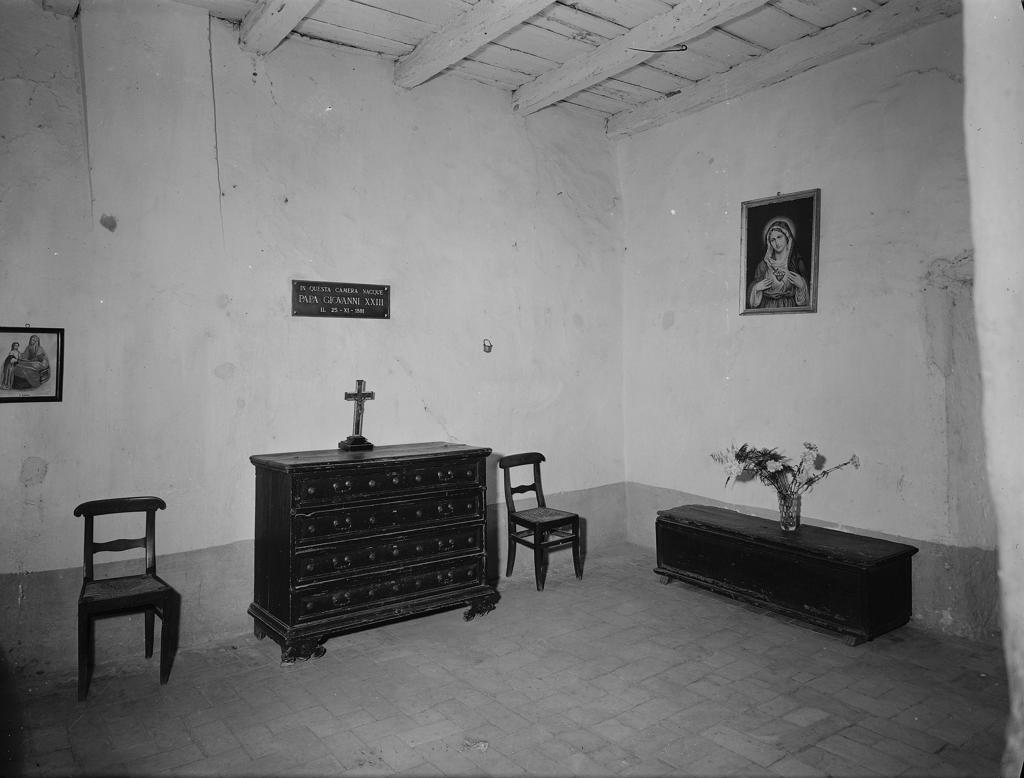 Stanza Con Inscrizione “In Questa Camera Nacque Giovanni Xxiii” · Historify