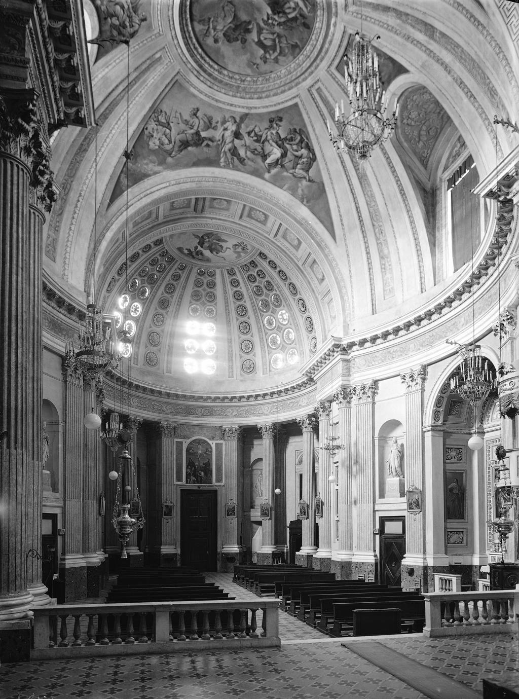 Interno Chiesa · Historify