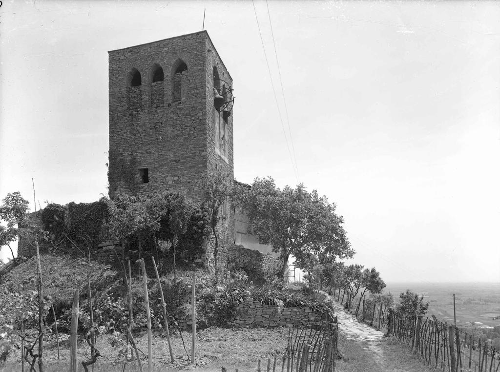 Torre Con Campane · Historify