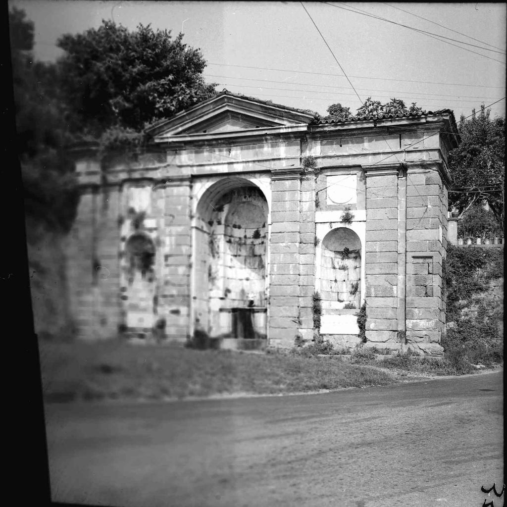 Fontana Di Sant'Agostino · Historify