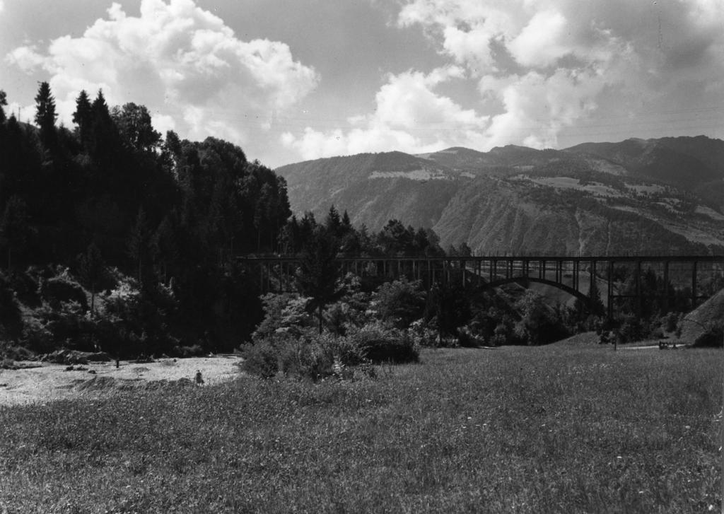 Ponte Sul Valleggia Tra Songavazzo E Rovetta · Historify