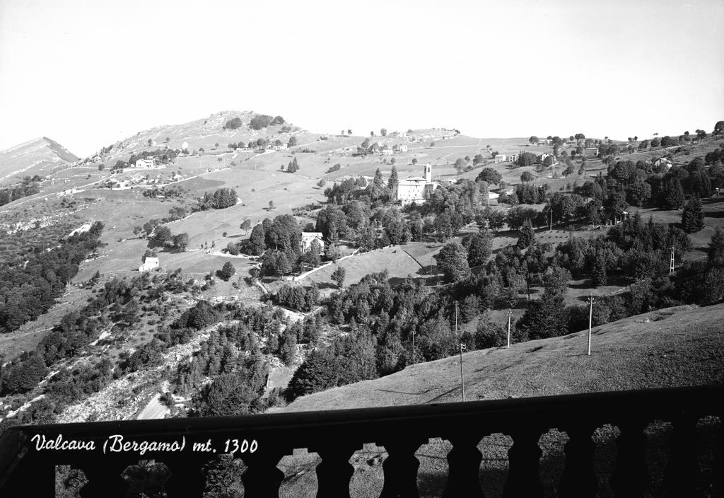 Panoramica di Valcava Mt. 1300 · Historify