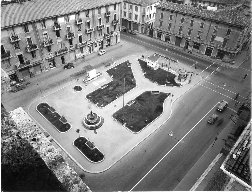 Piazza Sant'Anna dal campanile · Historify