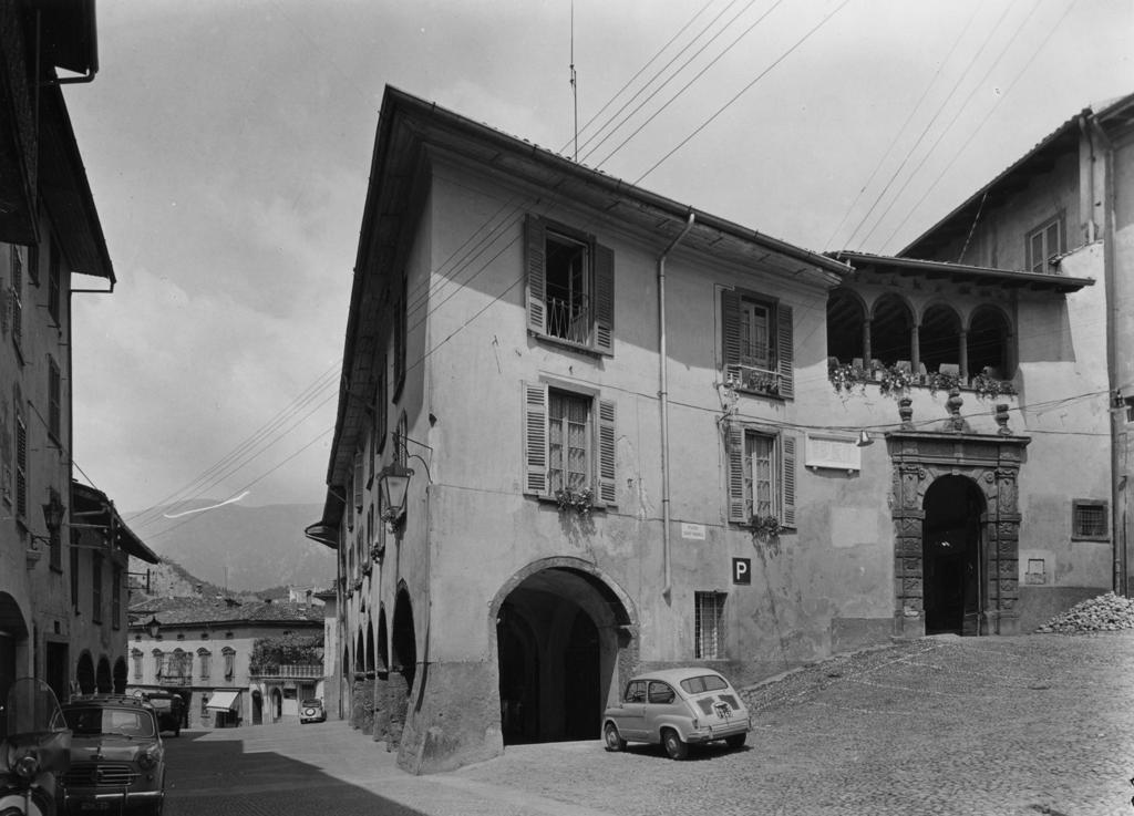 Tra Le Vie Di Clusone · Historify