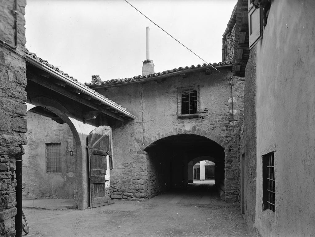 Esterno Casa In Pietra · Historify
