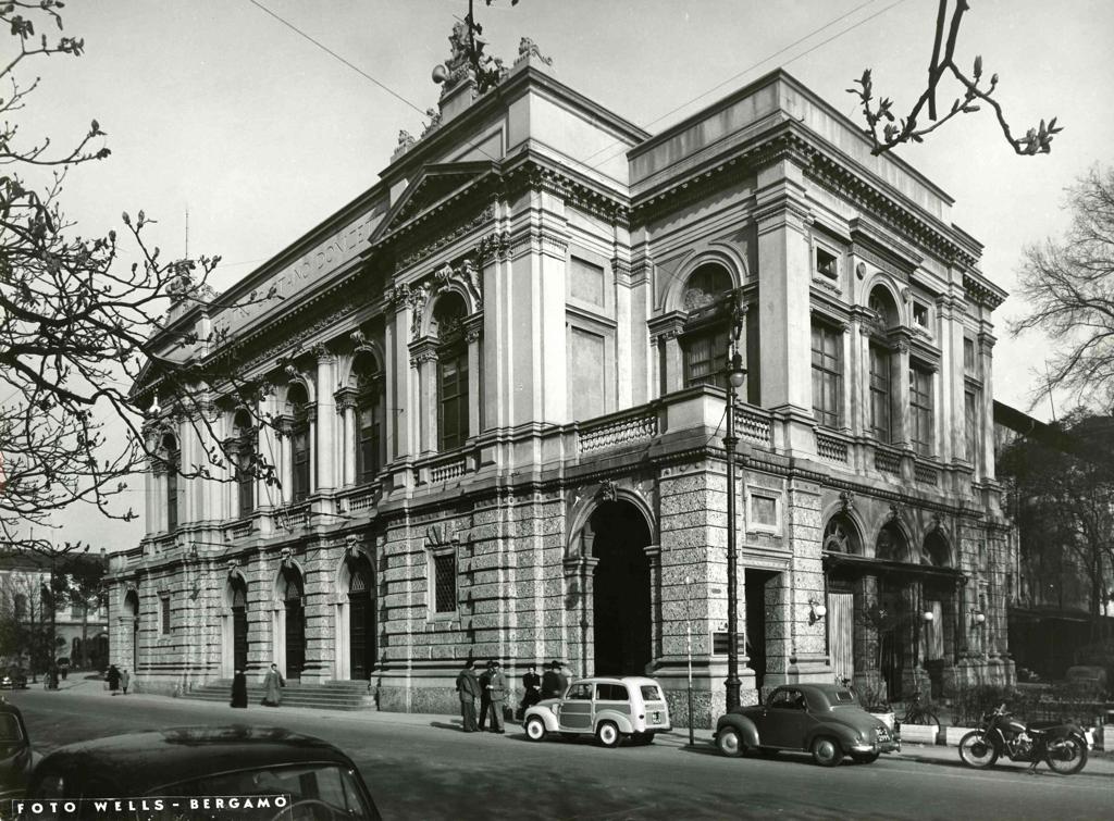Teatro Donizetti · Historify