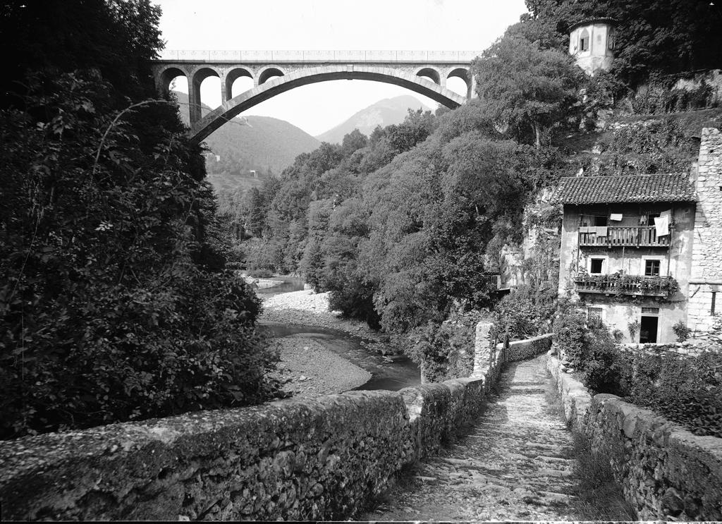 Ponte Di Clanezzo · Historify