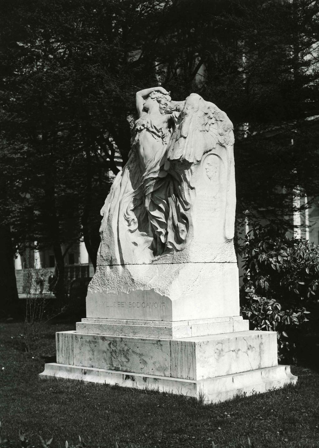 Monumento A Camillo Benso Di Cavour · Historify
