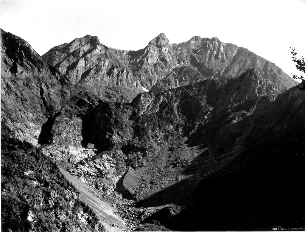 Vista del Pizzo Cappuccello e del Pizzo Cavrèl · Historify