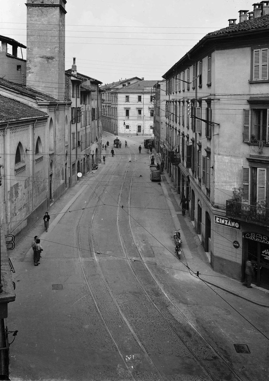 Paesaggio Urbano – Rotaie Del Tram – Bar “Carminati” · Historify