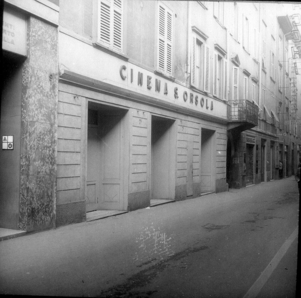 Passeggiando in Via S. Orsola · Historify
