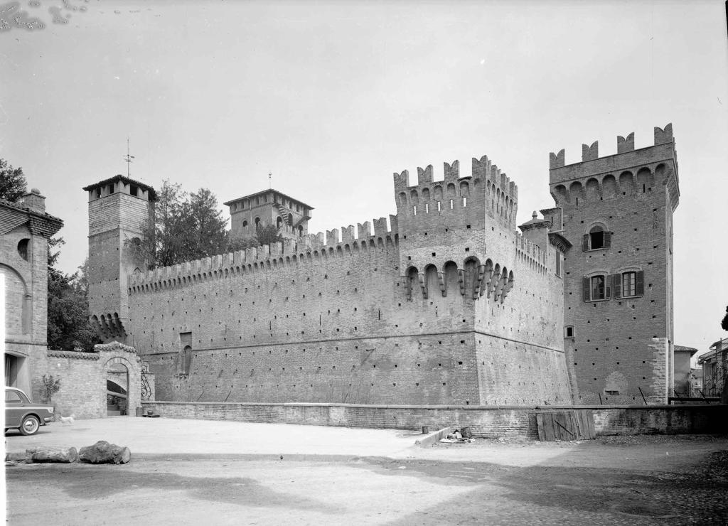 Mura Della Rocca Di Urgnano · Historify