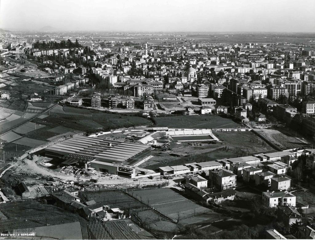 Piscine In Costruzione · Historify