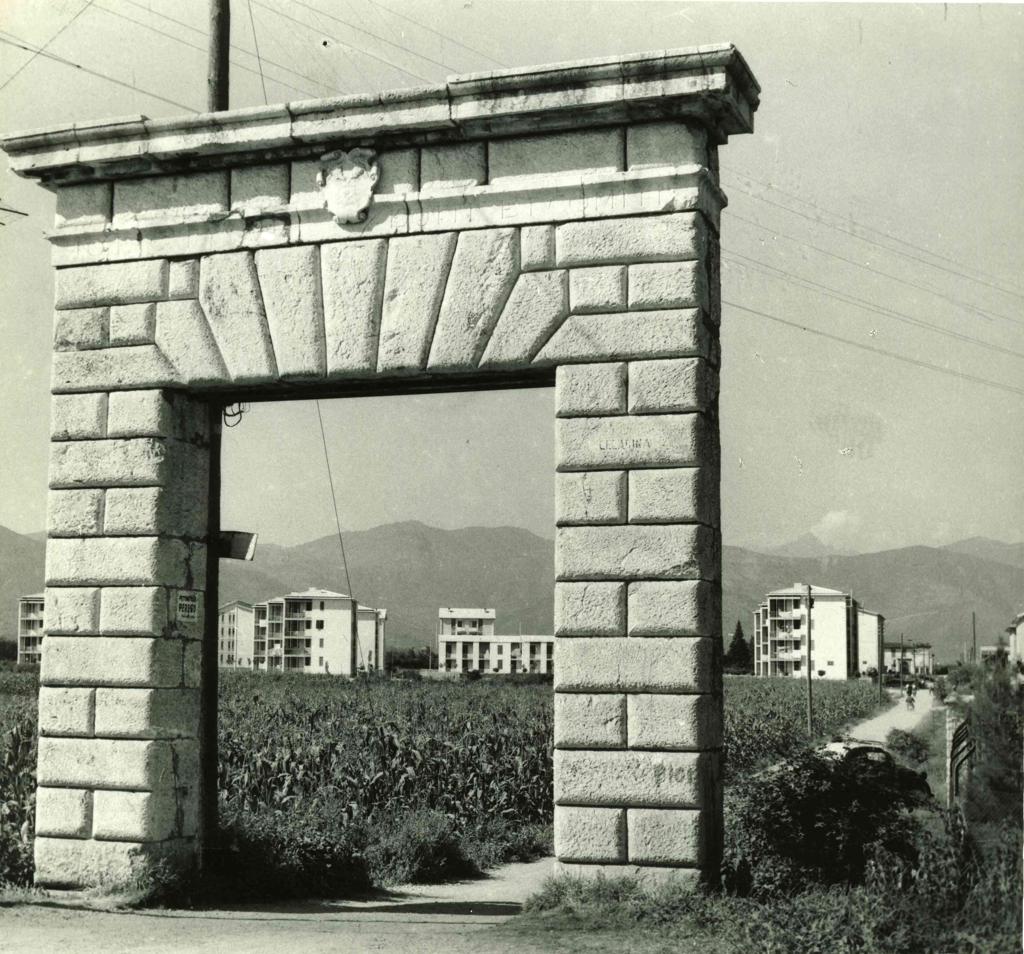 Portone Del Diavolo · Historify