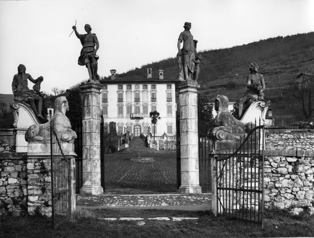 Ingresso Villa Terzi · Historify