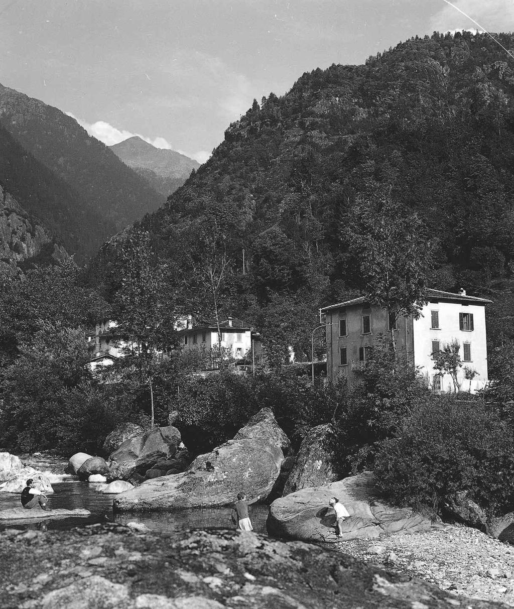 In Riva Al Fiume · Historify