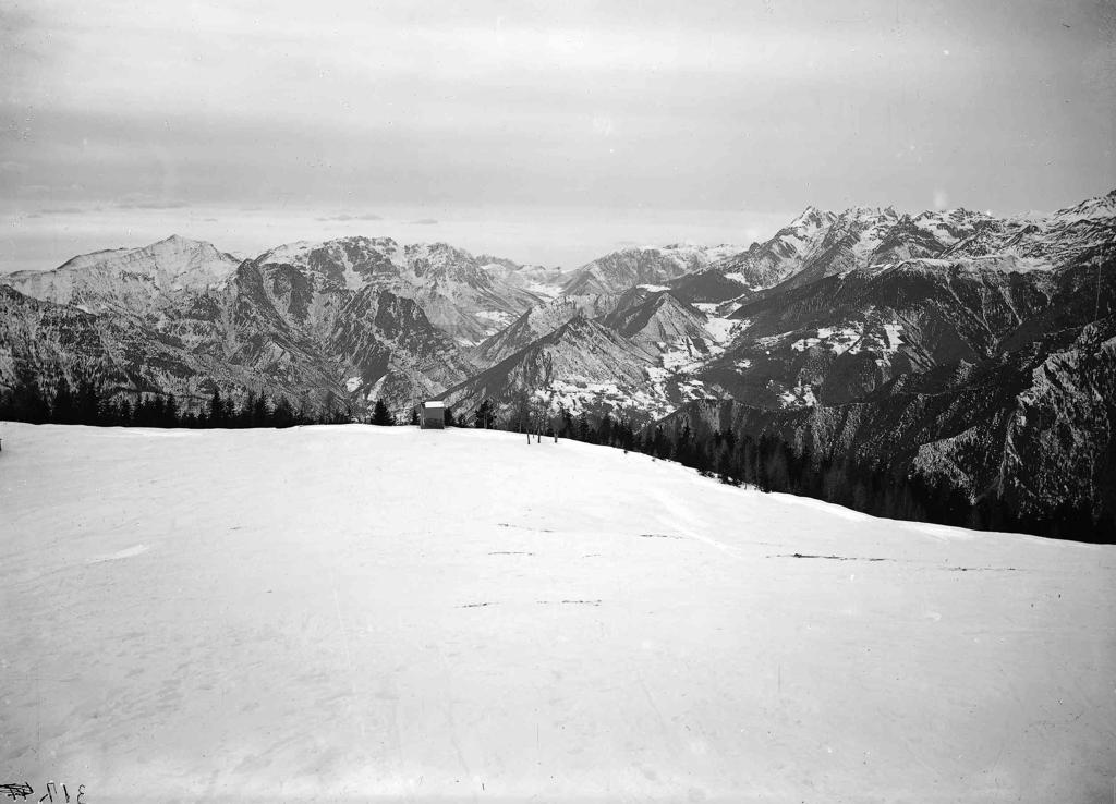 Montagne Innevate · Historify