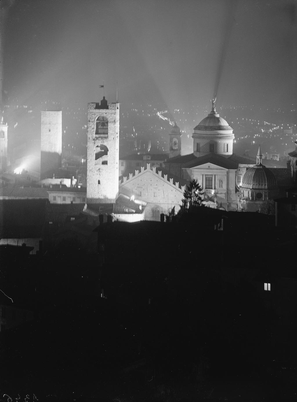 Città Alta in notturna · Historify